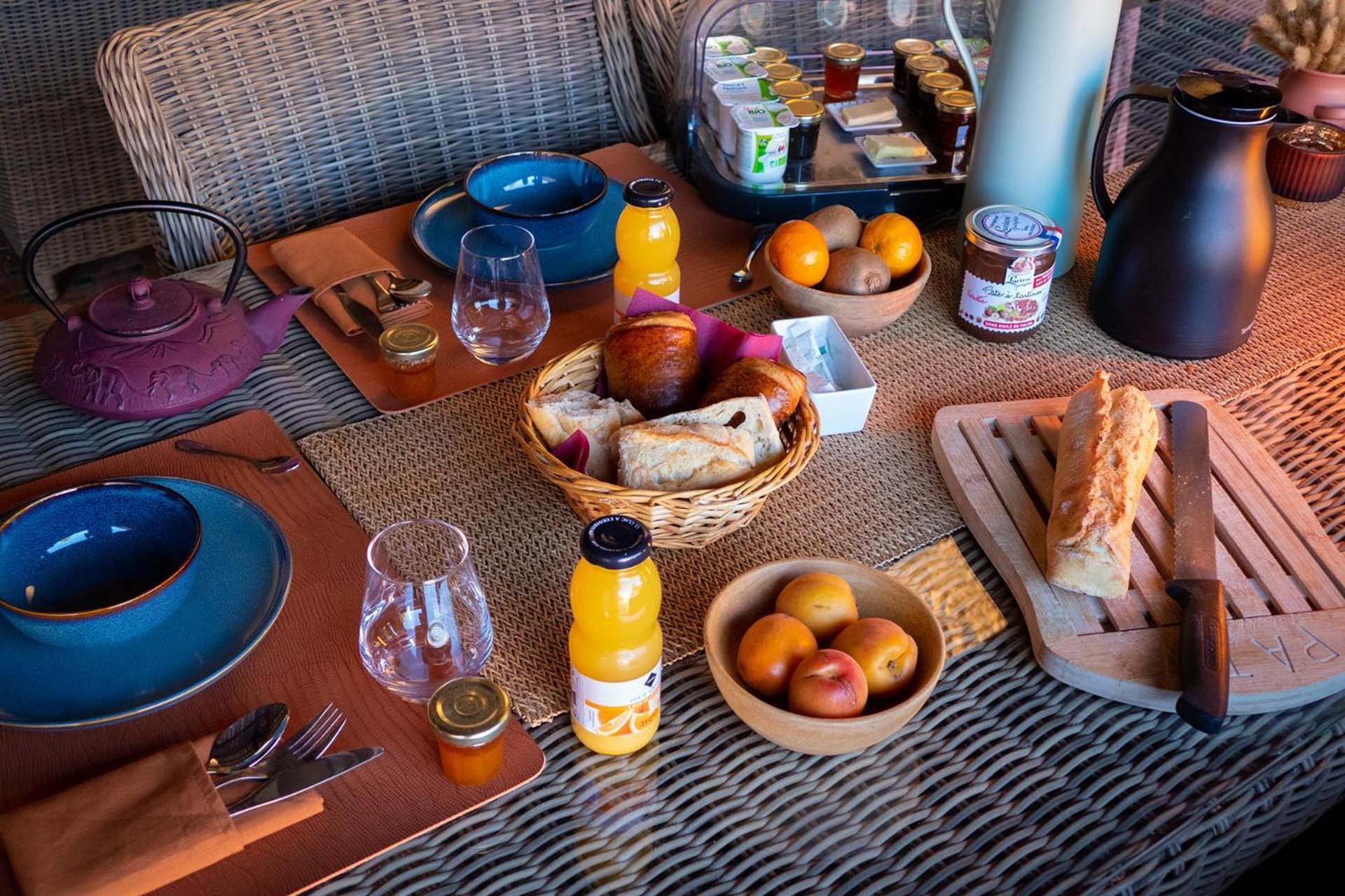 Le Mas De Gleyzes B&B de Charme Frühstückspension Lédenon